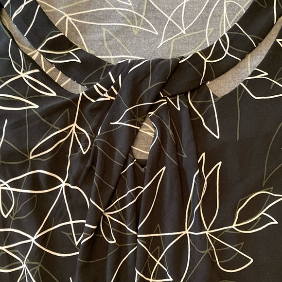 Roz & Ali; Women’s sleeveless black & white; size L; - Picture 3 of 6